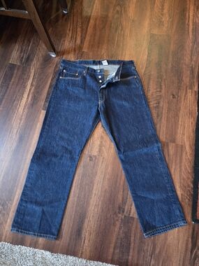 Levis 501 38x30 womens dark blue jeans